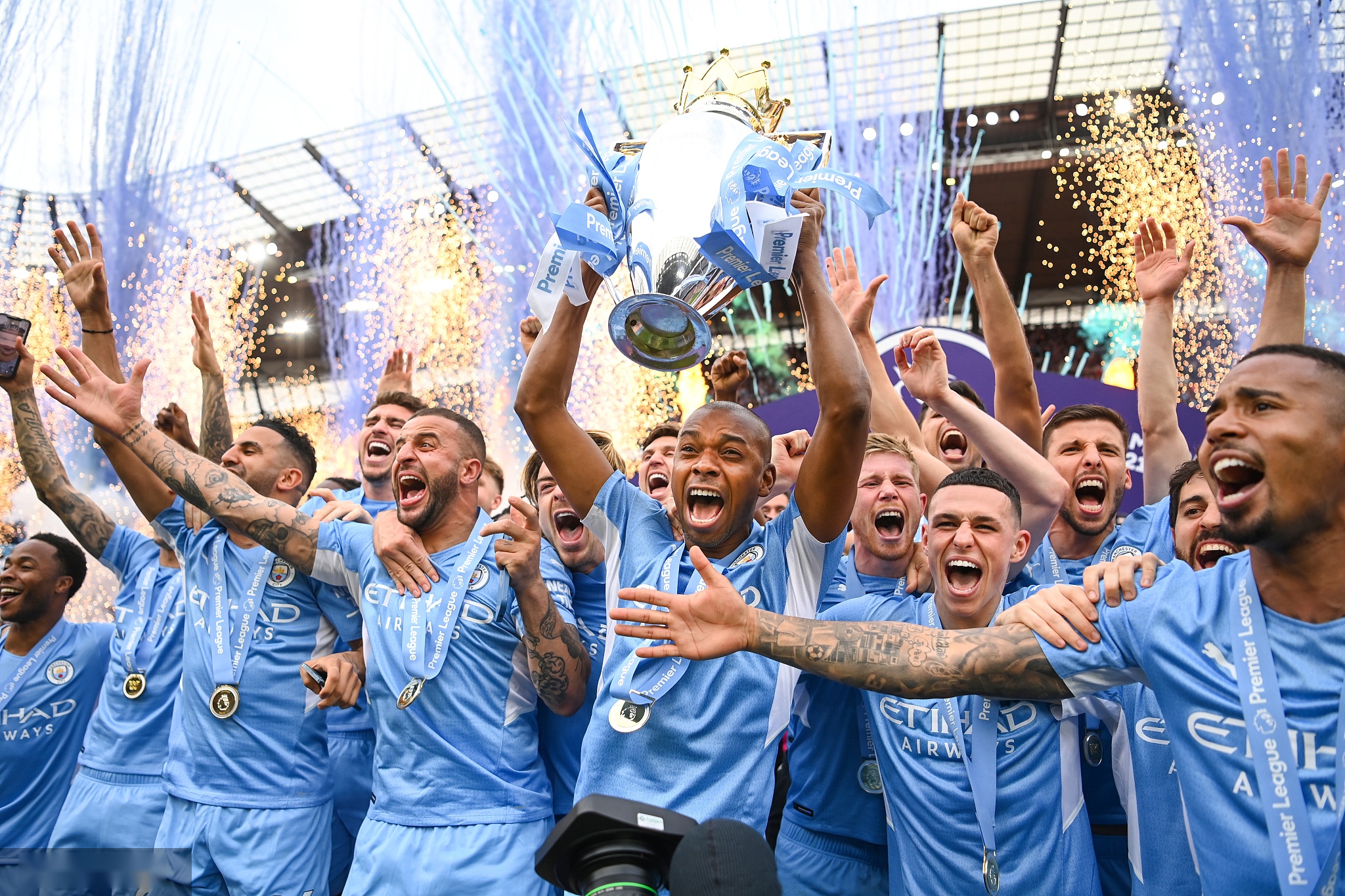 更反映在球 更反映在球